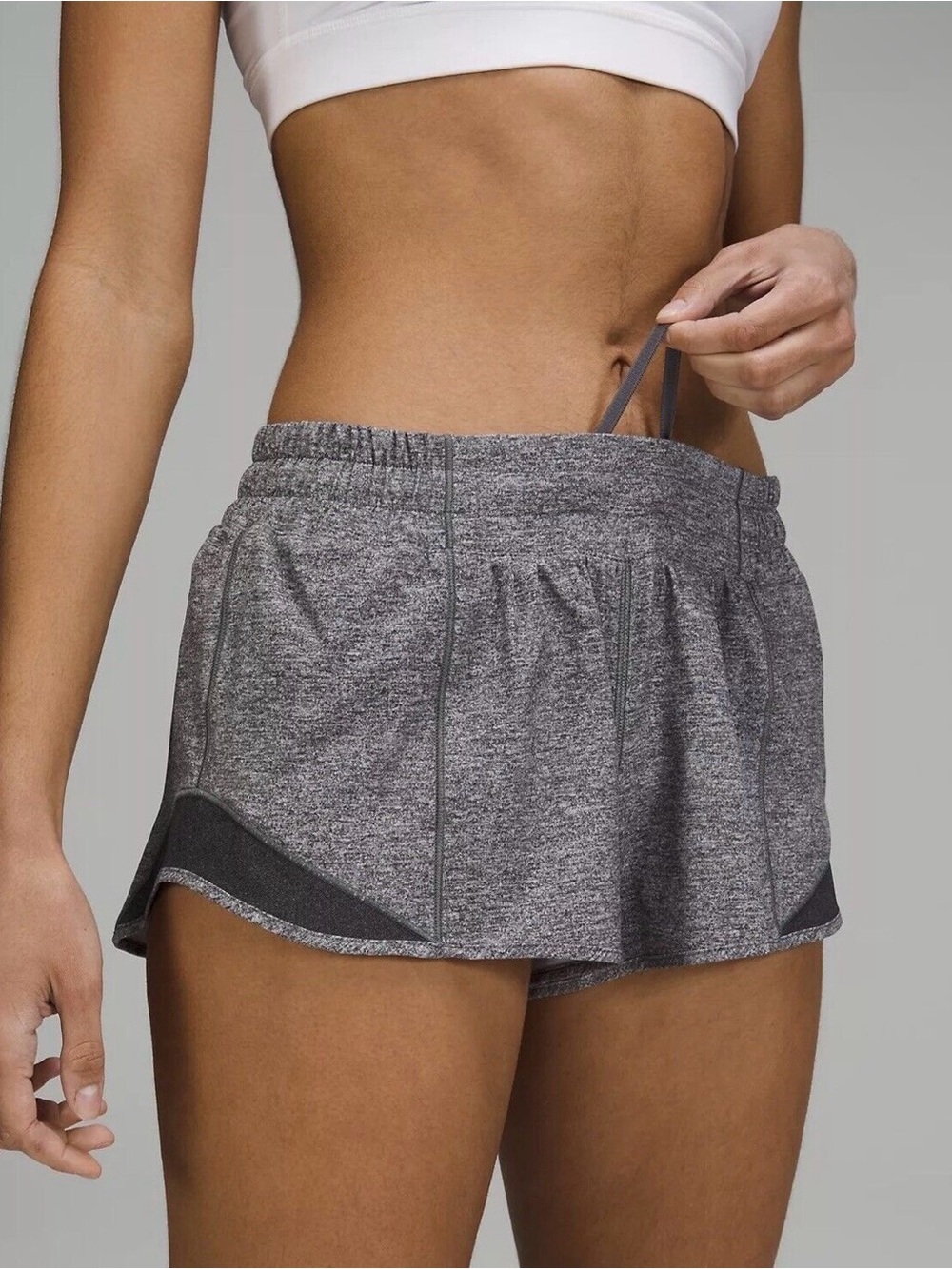 Lululemon Hotty Hot Low-Rise Lined Short, 2.5” HEATHER LUX MULTI BLACK NWOT SZ 8 - Picture 4 of 16